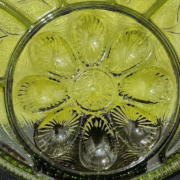 VNTG Indiana Glass Green Tree of Life Deviled Egg Platter - Picture 3 of 5
